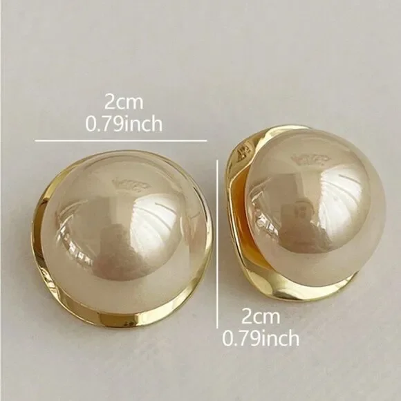 5/$25 GOLD PEARL STUDS - Picture 4 of 5